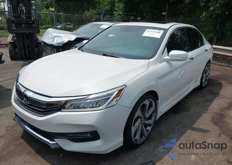 2017 Honda Accord Touring V6 from USA, damaged, VIN 1HGCR3F94HA019801